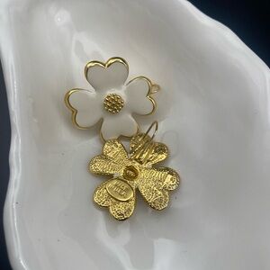 Vintage White Enamel Flower Pierced Earrings